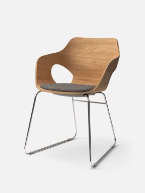 Ole meeting room chair with seat pad