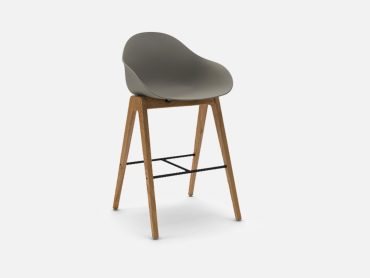 Tub style office stool