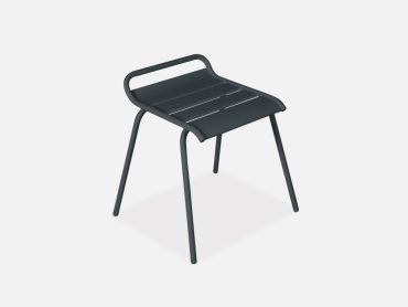 Monceau commercial low outdoor stools