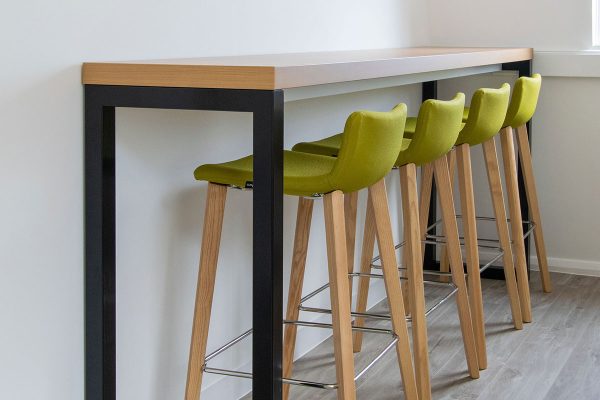 Parq bar height table